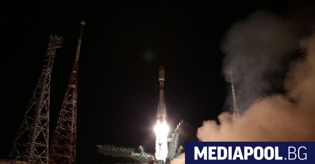 Руска ракета Союз изстреля в Космоса 34 нови сателита на