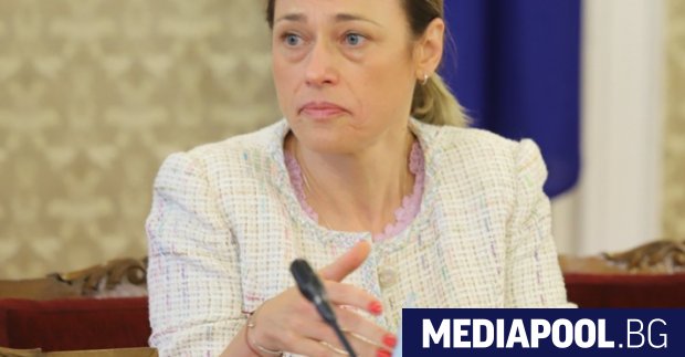 Председателят на Народното събрание Ива Митева се надява предложеният кабинет