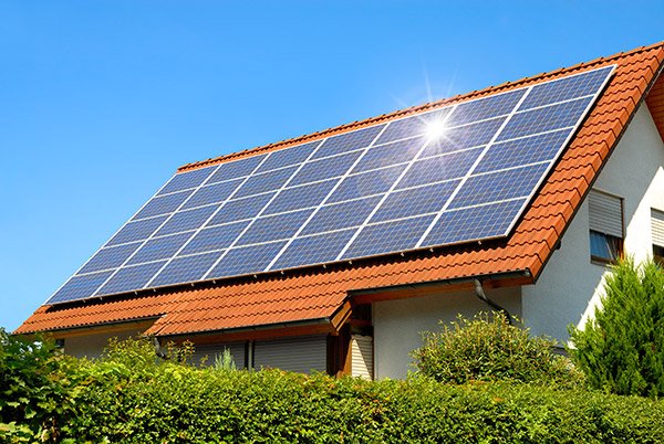 Франция ще даде 5.7 млрд. евро за слънчеви панели върху сгради