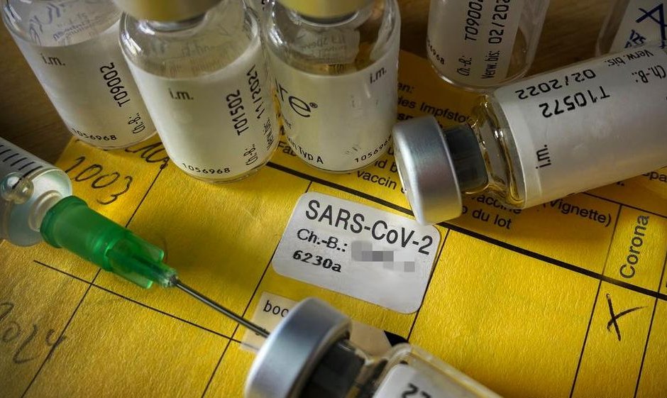 Швеция предлага трета доза срещу Covid за тежко болните