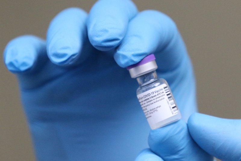 Американският регулатор даде пълно одобрение на ваксината на Pfizer