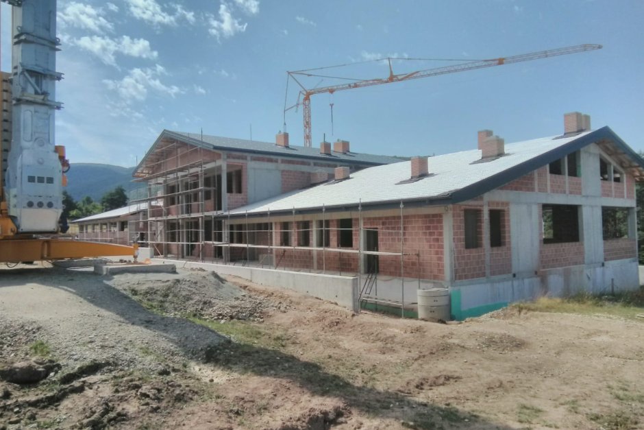 Ново 20! Незаконната ловна хижа на Вълка готвена за дарение вместо обещани милиони