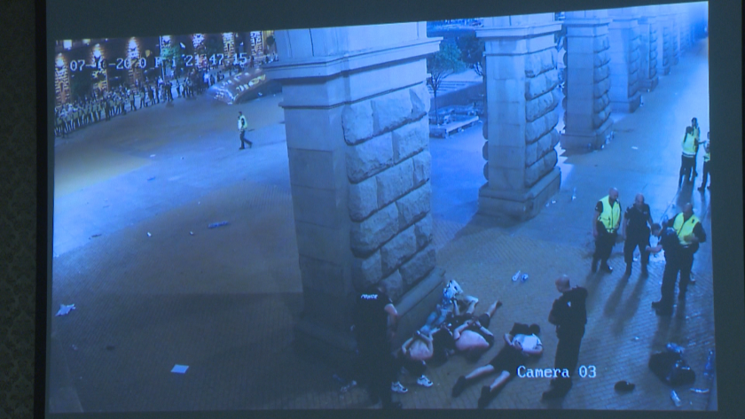 Нови кадри от бруталния полицейски побой над протестиращи, заснети от охранителните камери на МС. 