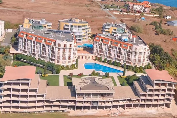 Спрян е строежът на хотел край плаж "Бутамята"