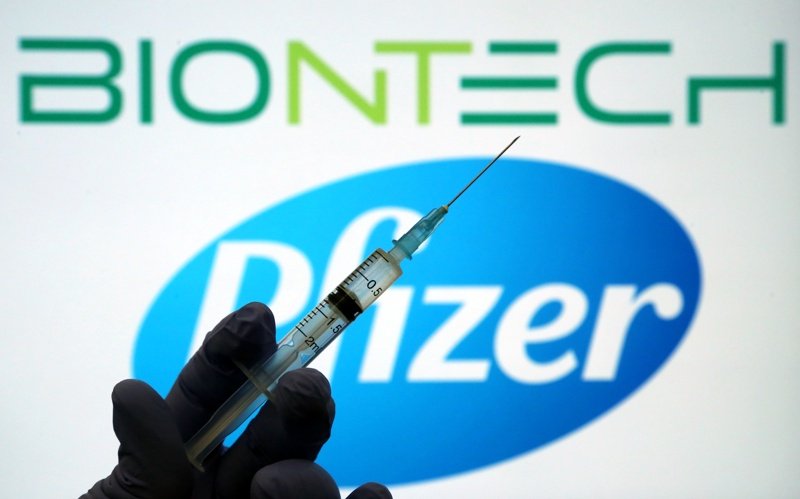 Ваксината на Pfizer губи ефективност с времето