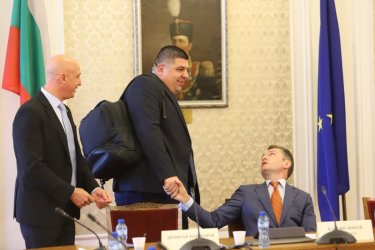 ГЕРБ, БСП и ДПС провалиха последното заседание за Росенец