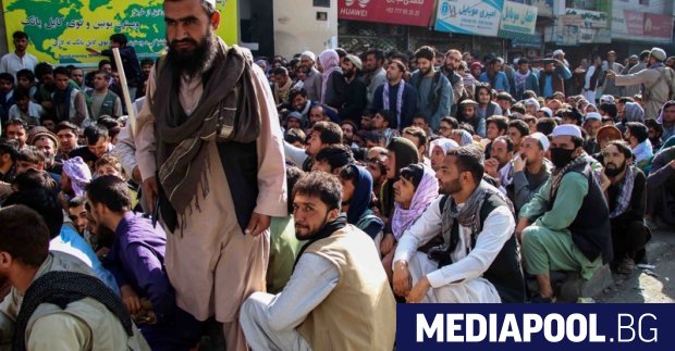 Месец след като превзеха Кабул талибаните са изправени пред трудно