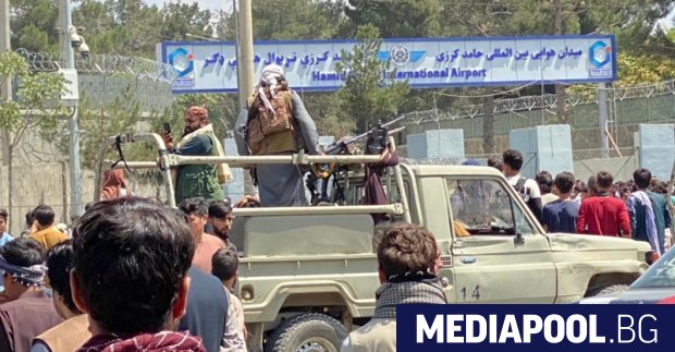 Гражданските полети от афганистанската столица Кабул се възобновяват в понеделник