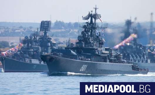 Руският военноморски флот тренира стрелби по мишени в Черно море