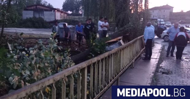 Смерч връхлетя тополовградското село Орлов дол и още три села