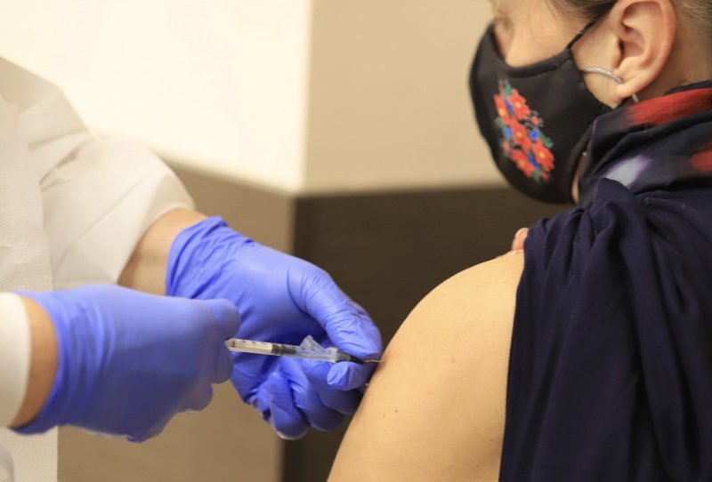 Столична община отваря нов пункт за ваксинация в метрото от понеделник