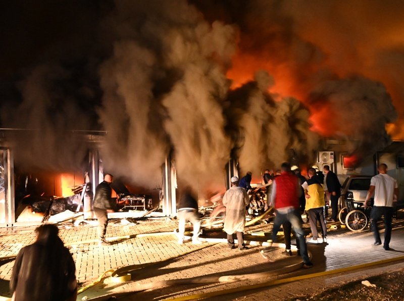 Загиналите при пожар в Covid болница в Тетово вече са 14 (снимки)