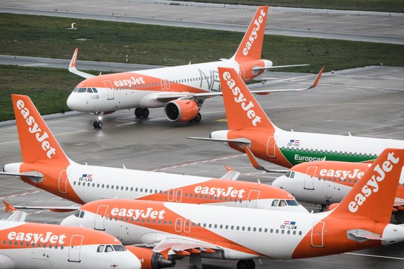 ЕasyJet отхвърли поглъщане от WizzAir, ще набере 1.2 млрд. лири от акционерите си