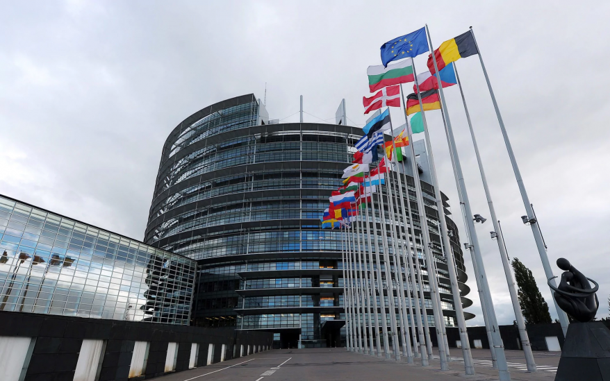 ЕП настоява хомосексуалните съюзи да бъдат признати навсякъде в ЕС