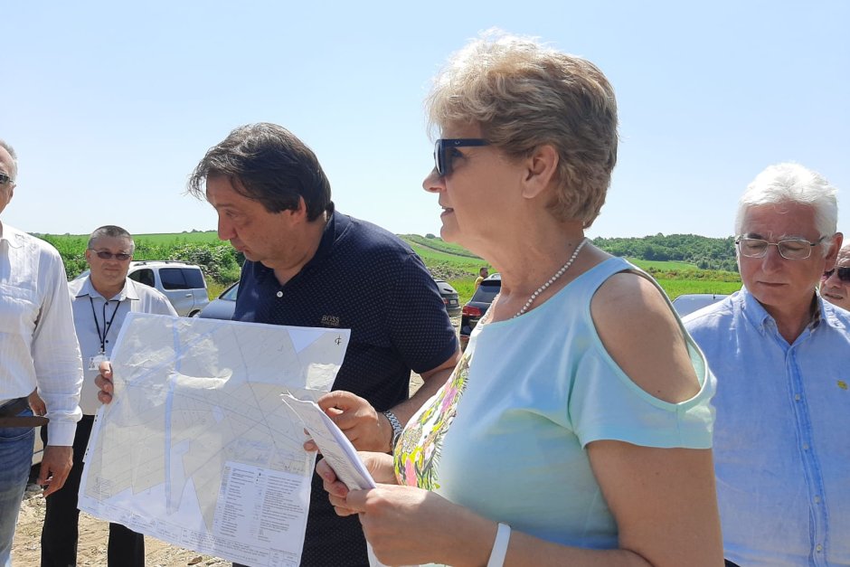 Виолета Комитова показа през юни как се строи незаконно магистрала "Хемус"