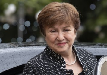 Кристалина Георгиева остава шеф на МВФ