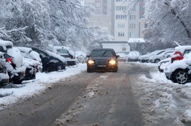 Оранжев код за 11 области от Западна България за утре - за дъжд и сняг