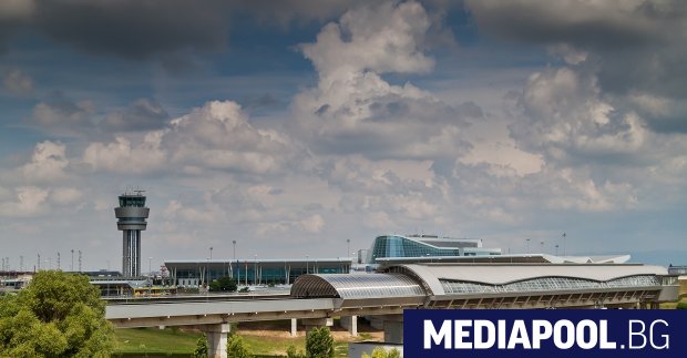 Концесионерът на летище София СОФ Кънект обяви че търси изпълнители