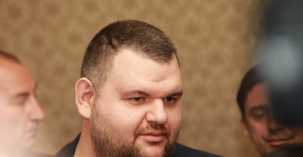 Бившият депутат от ДПС Делян Пеевски е извикан на разпит