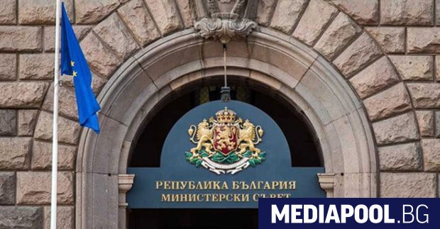 Премиерът Стефан Янев освободи в понеделник трима зам министри От длъжността