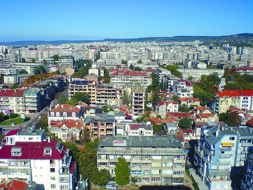 Банките и инфлацията надуват цените на жилищата в София