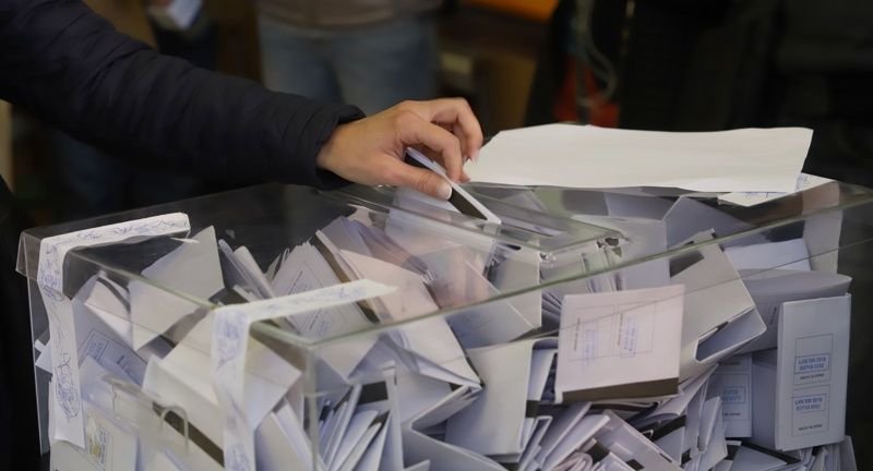 Засега са подадени над 11 хил. заявления за гласуване в чужбина