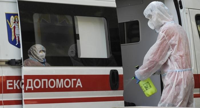 Украйна отбеляза рекорден брой нови случаи и жертви на коронавируса