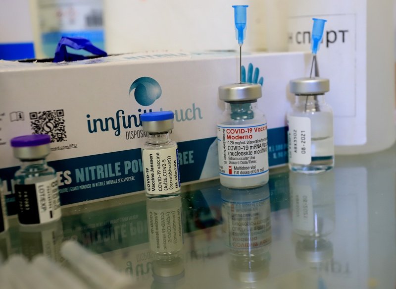 За САЩ ще могат да пътуват всички имунизирани с одобрена от СЗО ваксини