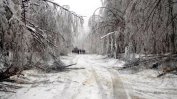 Сняг покри прохода "Петрохан", пътната фирма почисти