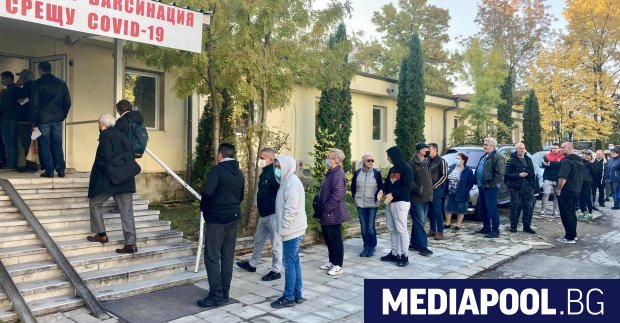 Намалява броят на българите които не смятат да се ваксинират