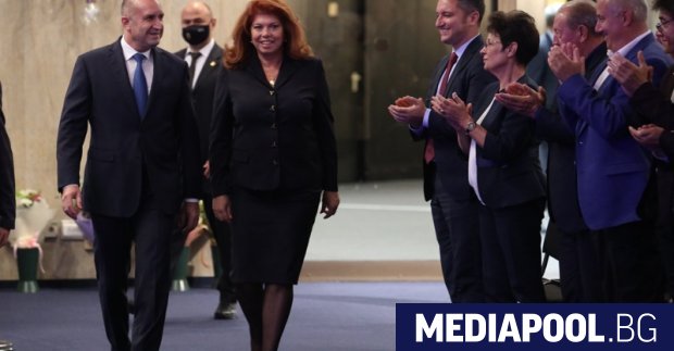 Напълно очаквано сегашният президент Румен Радев и вицето му Илиятна