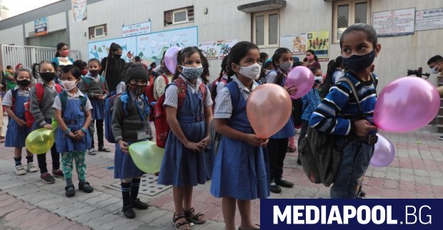 Голяма част от училищата в индийската столица Делхи отвориха отново