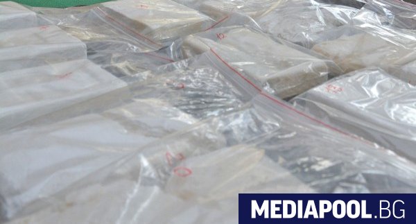 Гръцката полиция е задържала пратка с 82 килограма кокаин предназначен