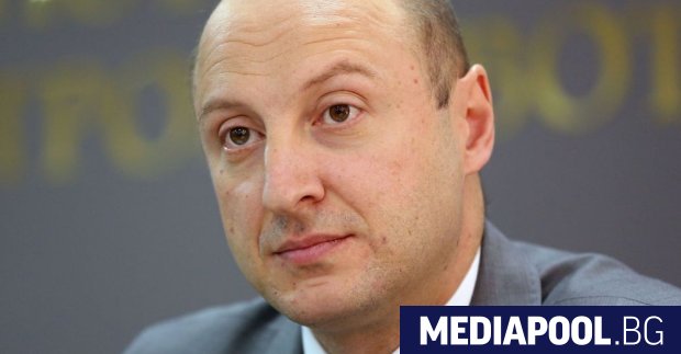 Служебният министър на финансите Валери Белчев призна в интервю за