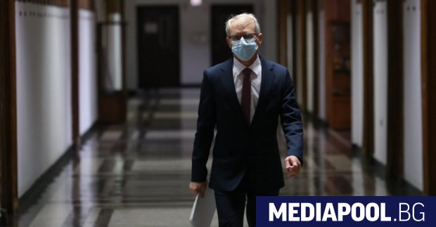 Не виждам как децата ще се върнат в клас по рано