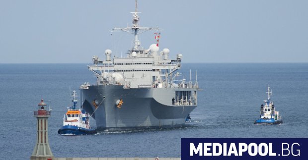Демонстрацията на знамето на ВМС на САЩ в Черно море