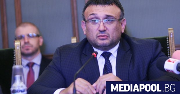 Бившият министър на вътрешните работи Младен Маринов е бил призован