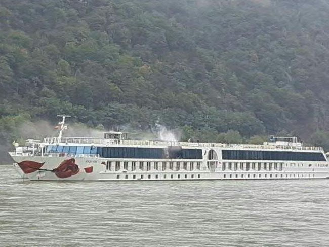 Клъстър от заразени с коронавирус на круизен кораб по Дунав
