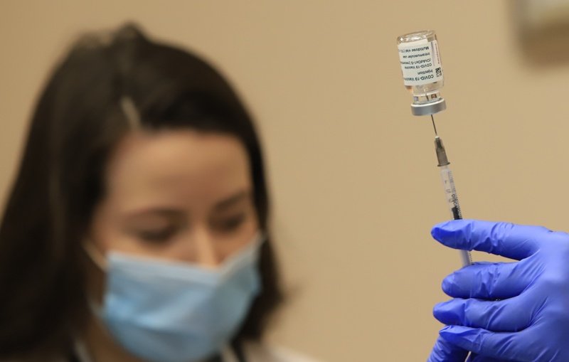 Украйна предлага парична награда за ваксиниране срещу Covid