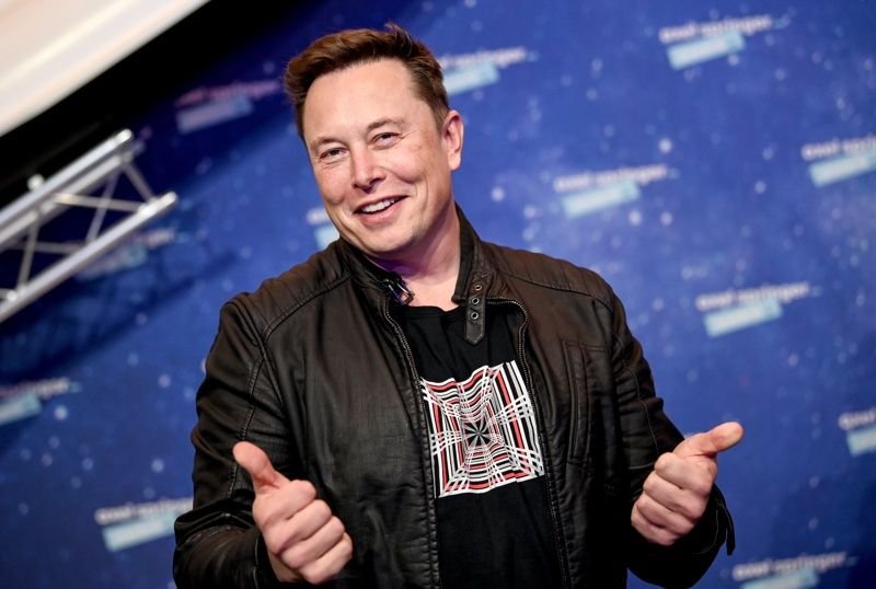 Илон Мъск остави феновете му в Twitter да решат дали да продаде 10% от акциите на Tesla