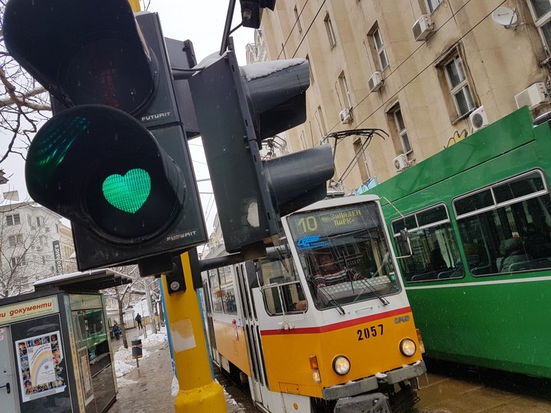 Регионалният министър ще връща мигащия зелен светофар