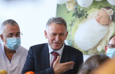 Кацаров откри ремонтирания 12-и етаж на послеродово отделение на СБАЛАГ "Майчин дом", сн. БГНЕС