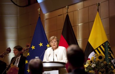 Германската армия ще изпрати Меркел с парад