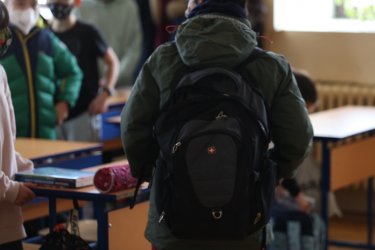 Всички ученици обратно в клас от понеделник при тестване веднъж седмично