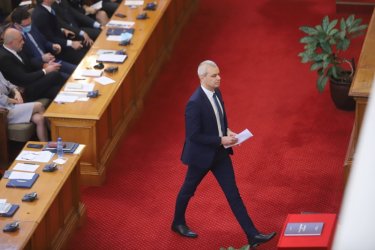 Костадин Костадинов се отказа от депутатския си имунитет