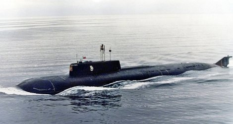 Пенсиониран руски адмирал: "Курск" потънала заради удар с натовска подводница