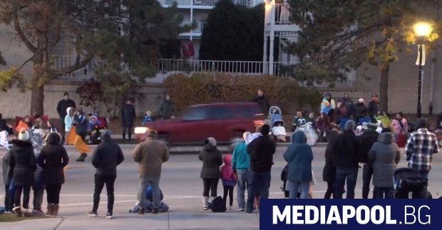 Най малко петима души загинаха а 40 бяха ранени след като