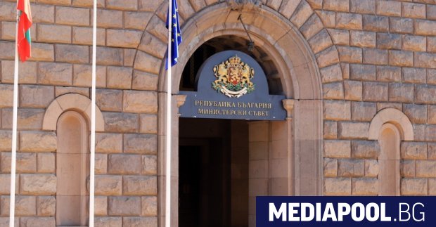 До края на 2022 г държавната администрация да бъде съкратена