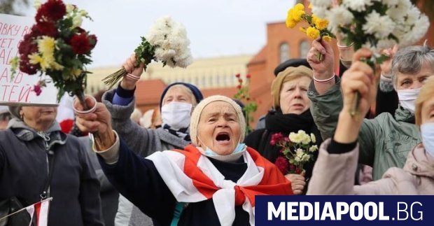 Властите в Беларус претърсиха домовете на десетки журналисти и активисти