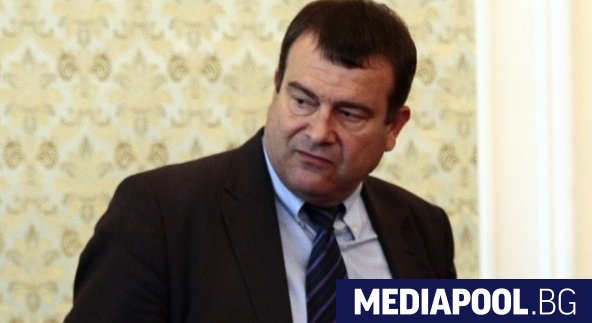 Заместник-министърът на здравеопазването Димитър Петров е освободен от длъжност, съобщиха